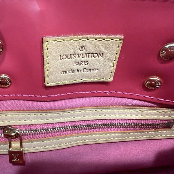 Louis Vuitton Reade PM Framboise Monogram Vernis MI0016 - PRISTINE - Picture 11 of 14